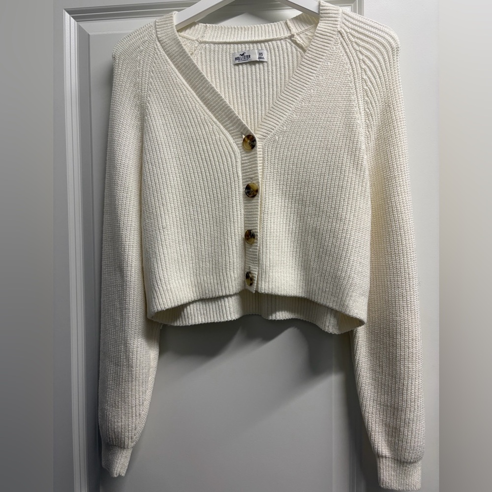 Hollister Cropped Cream V-Neck Button Cardigan Sweater